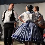 Účastníci v krojoch