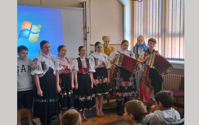 účastníci podujatia, skupinová foto