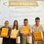 Skupinová foto, študenti