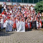 Deti v krojoch z Novej Huty