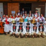 Krajanská nedeľa, exteriér, skupiny, tance, kroje