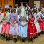 Krajanská nedeľa, exteriér, skupiny, tance, kroje