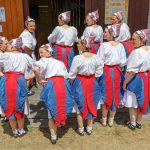 Krajanská nedeľa, exteriér, skupiny, tance, kroje
