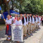 Krajanská nedeľa, exteriér, skupiny, tance, kroje