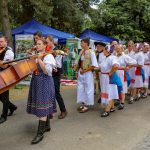 Krajanská nedeľa, exteriér, skupiny, tance, kroje