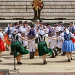Krajanská nedeľa, exteriér, skupiny, tance, kroje