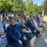 účastníci programu, exteriér, park