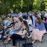 účastníci programu, exteriér, park