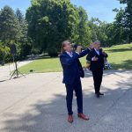 účastníci programu, exteriér, park