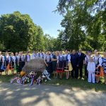 účastníci programu, exteriér, park