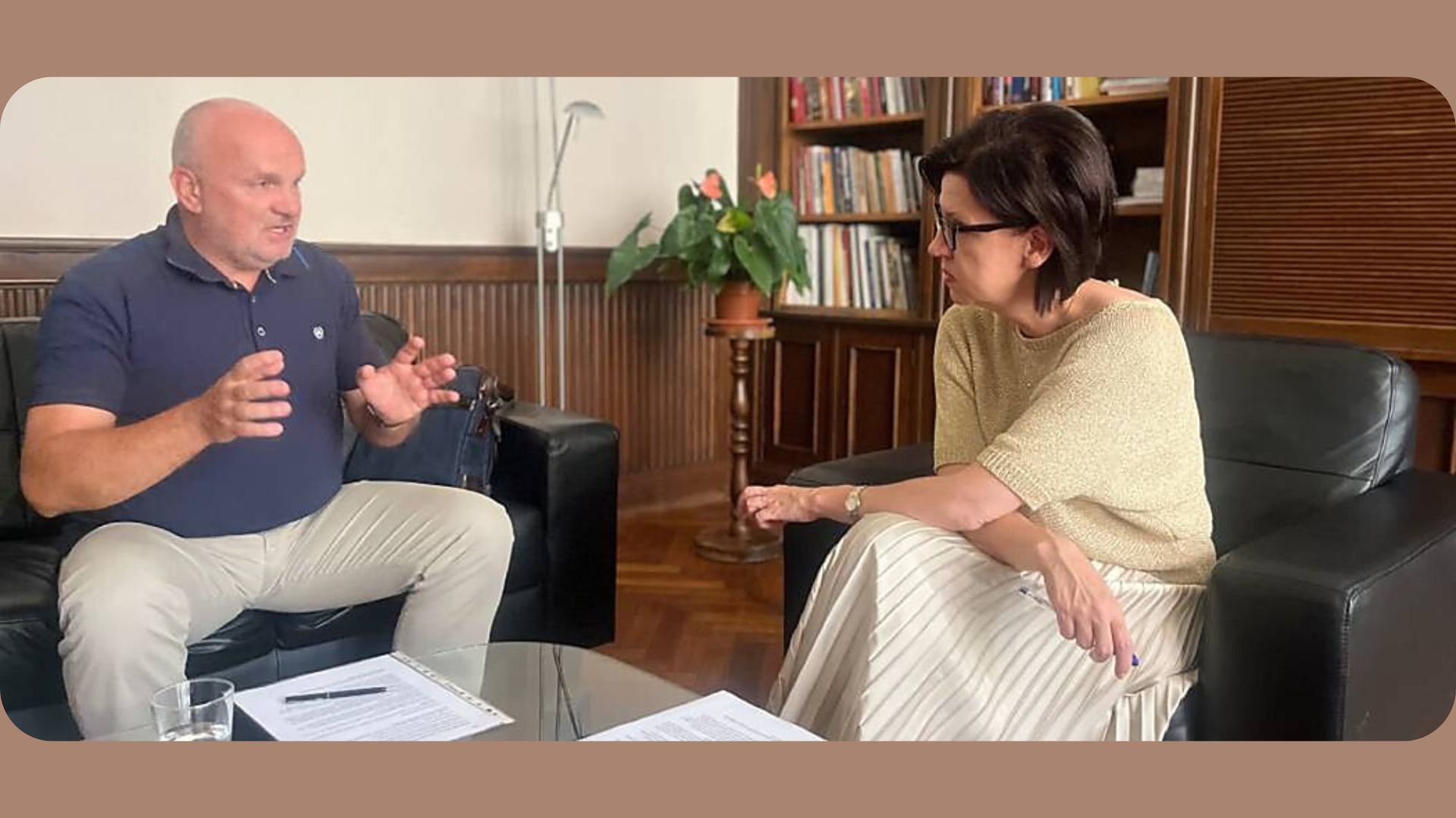 podpredseda ÚSŽZ a generálna riaditeľka SNM sedia a diskutujú