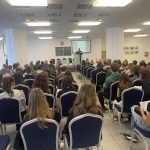 otvorenie festivalu, plná sála divákov