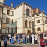 otvorenie, dvor lýcea