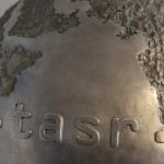 účastníci podujatia a lektori počas workshopov, interiér, technika
