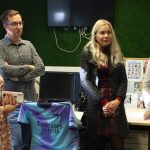 účastníci podujatia a lektori počas workshopov, interiér, technika