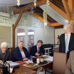 zasadnutie, interiér, účastníci