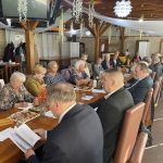 zasadnutie, interiér, účastníci