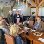 zasadnutie, interiér, účastníci