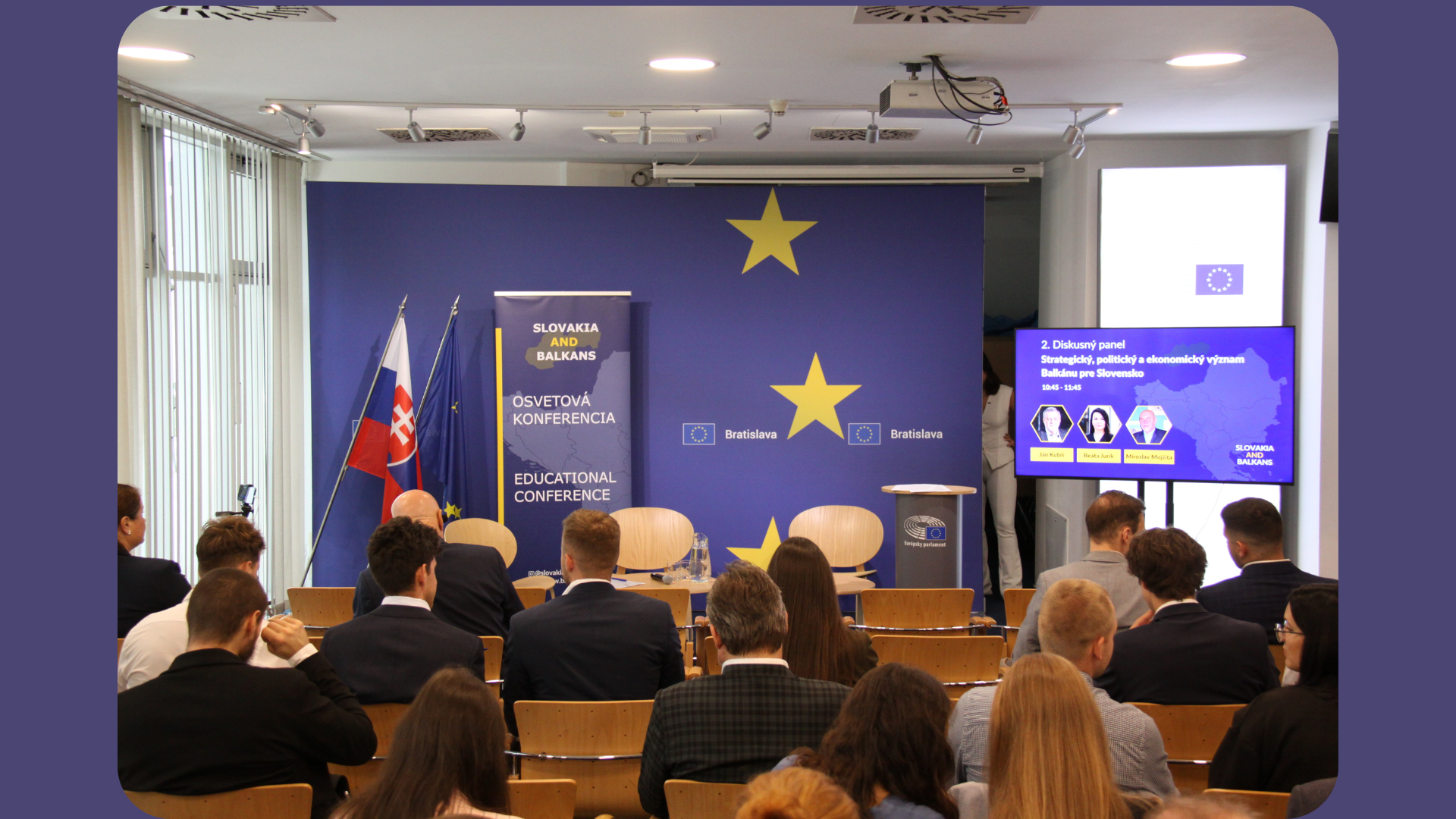 Účastníci, konferencia, interiér