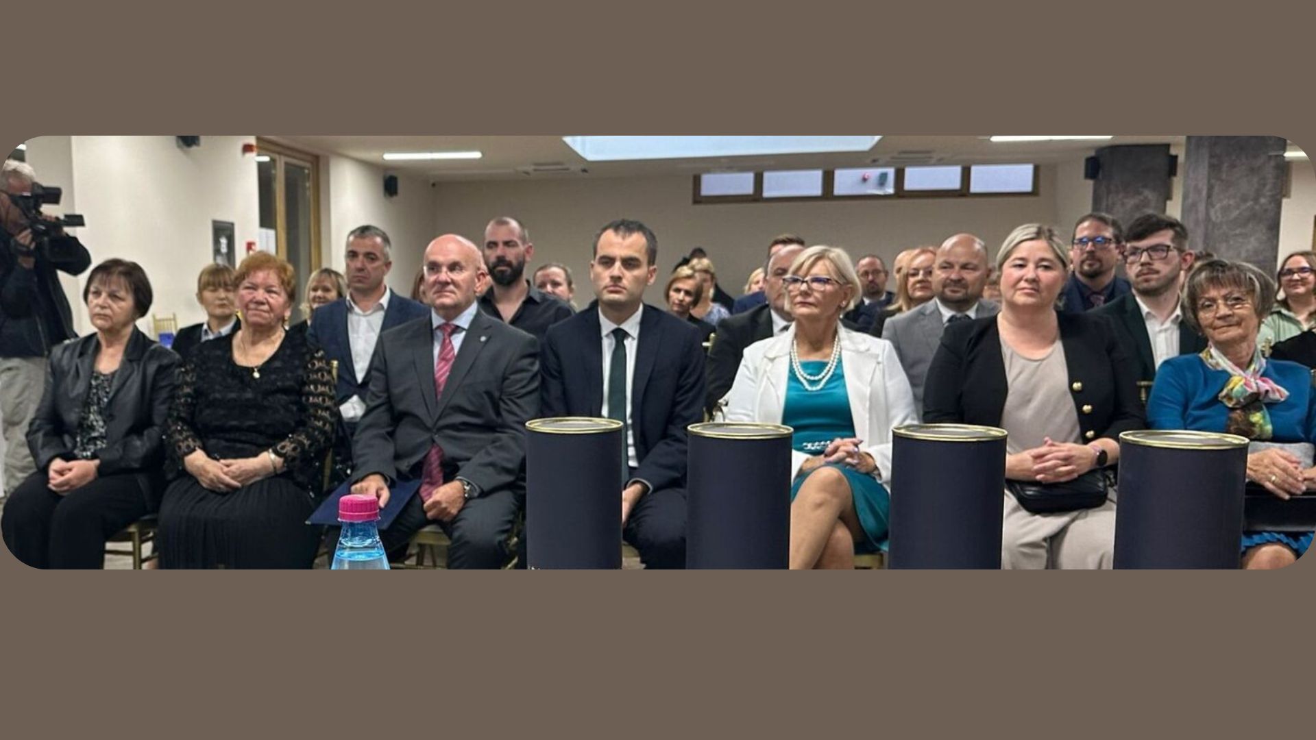 účastníci v publiku