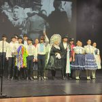 predstavenie, tanečníci v krojoch