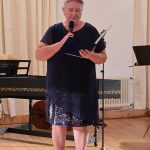 koncert klasickej hudby, účastníci a hudobníci, interiér