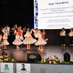 účastníci, interiér