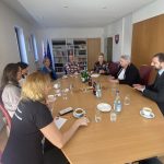 Stretnutie s krajanmi v priestoroch generálneho konzulátu SR v Mníchove, účastníci počas rokovania