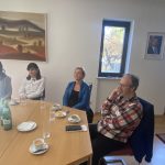 Stretnutie s krajanmi v priestoroch generálneho konzulátu SR v Mníchove, účastníci počas rokovania