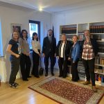 Stretnutie s krajanmi v priestoroch generálneho konzulátu SR v Mníchove, účastníci počas rokovania