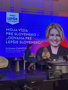 Konferencia, Zuzana Čaputová diskutuje s moderátorkou