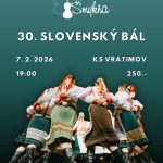 Dievčatá v kroji tancujú v kole