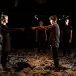 predstavenie, herci na pódiu