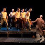 predstavenie, herci na pódiu