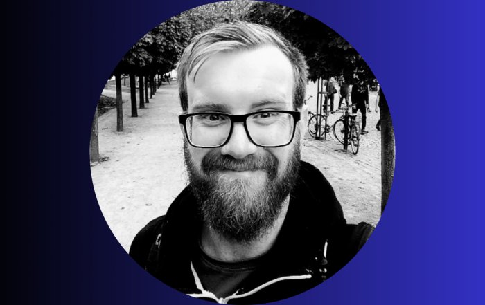 Samuel Koruniak, čiernobiela okrúhla fotka