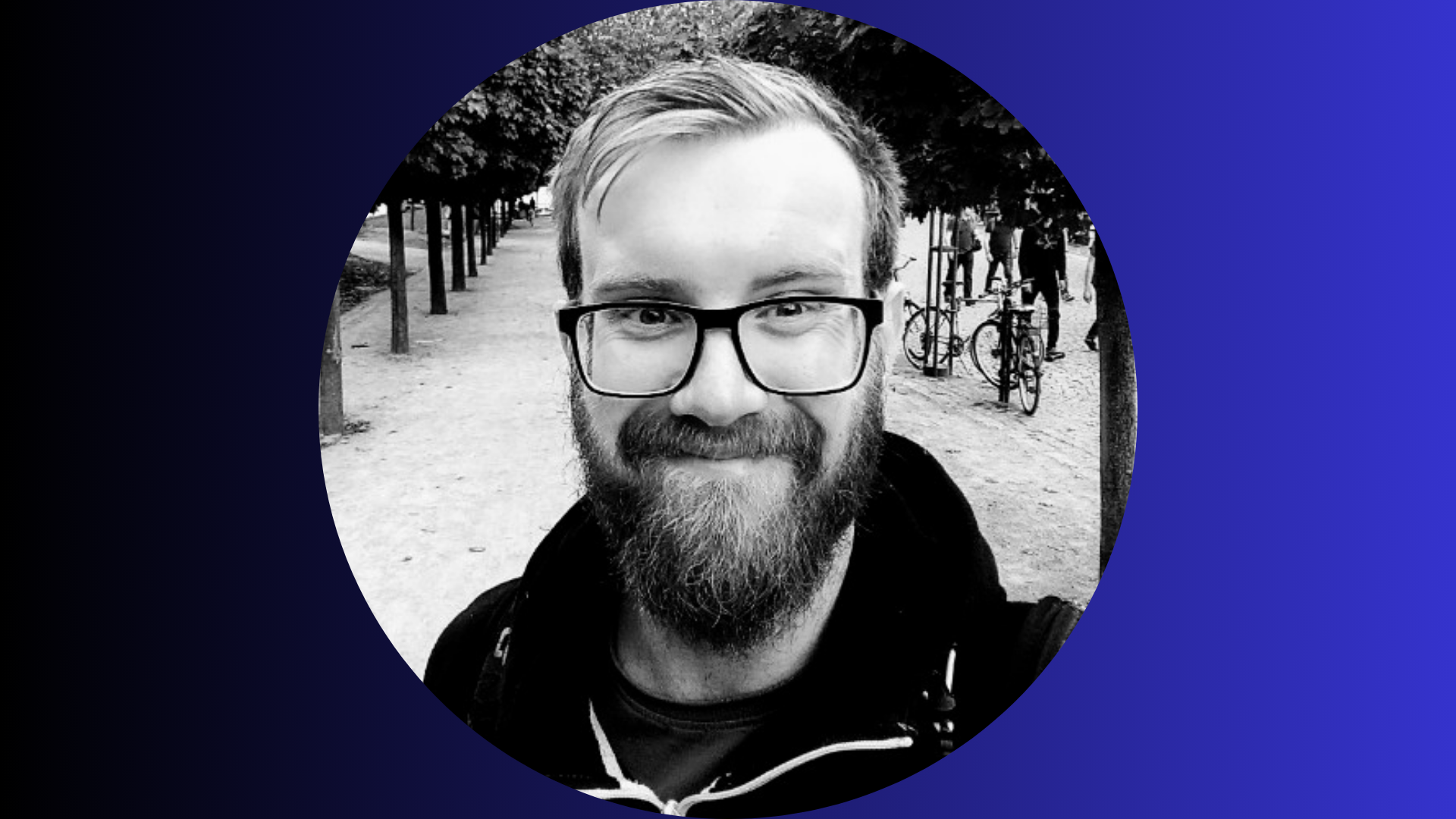 Samuel Koruniak, čiernobiela okrúhla fotka