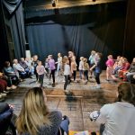 workshop, účastníci v pohybe