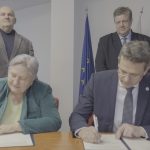 účastníci stretnutia, podpis memoranda