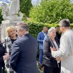 slávnosť pri soche, exteriér