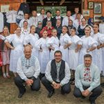 zábery z Krajanskej nedele, súbory v krojoch, pri tanci