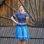 zábery z Krajanskej nedele, súbory v krojoch, pri tanci